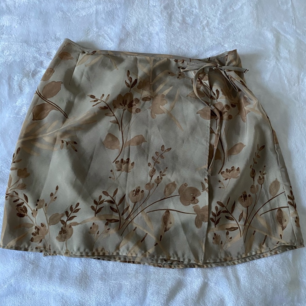 90’s Floral skirt 🌺